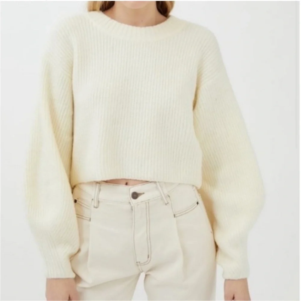NEW Urban Outfitters Sydney Crewneck Sweater Cropped in Ivory Medium Chunky Cozy